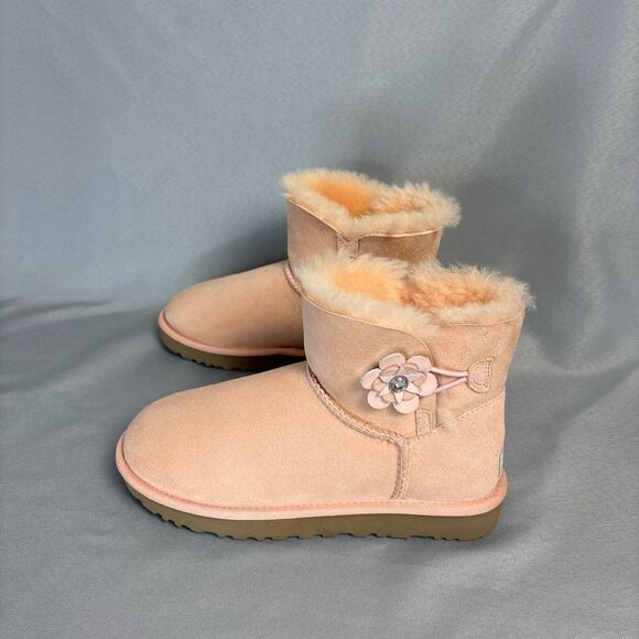 New Ugg Boots Mini 7 Pink or Tropical Peach Bailey Petal Rare Gorgeous Color! - Picture 2 of 12